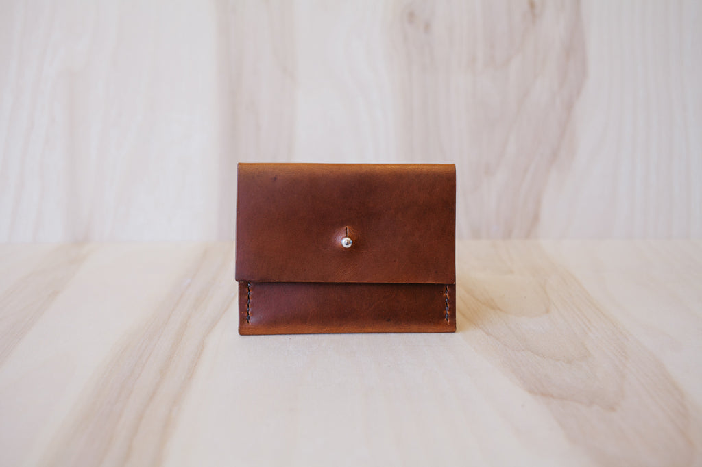 Héritage Compact Stud Wallet - Cognac
