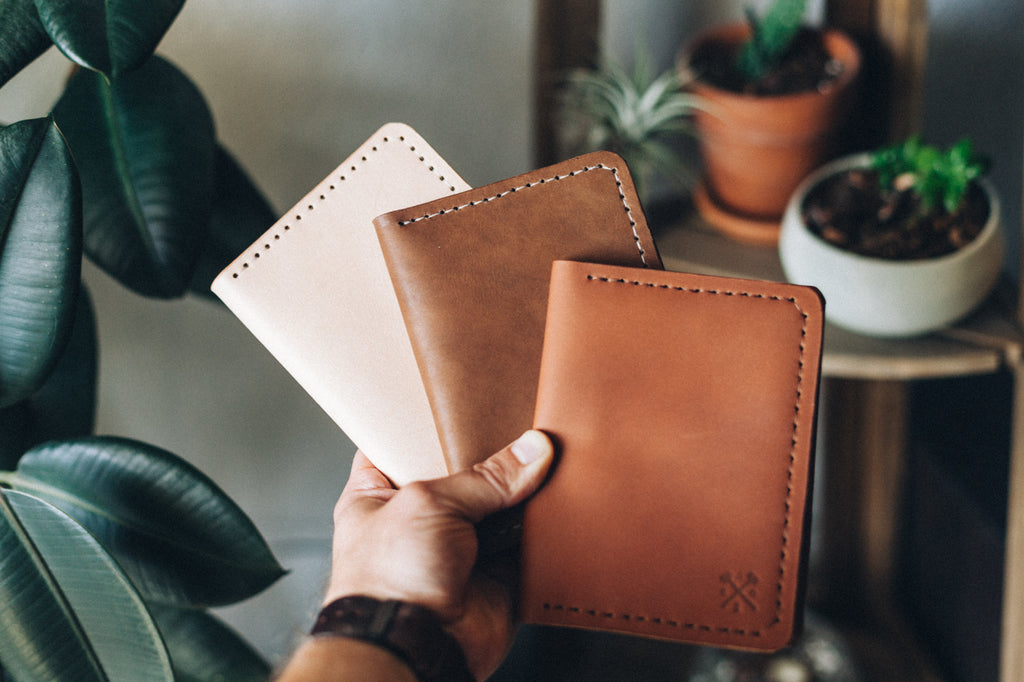 Passport Holder - Oak Leaf