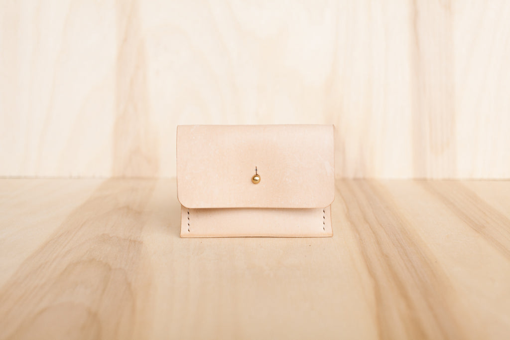 Stud Cardholder - Oak Leaf