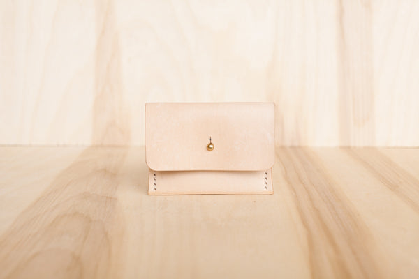 Stud Cardholder - Oak Leaf