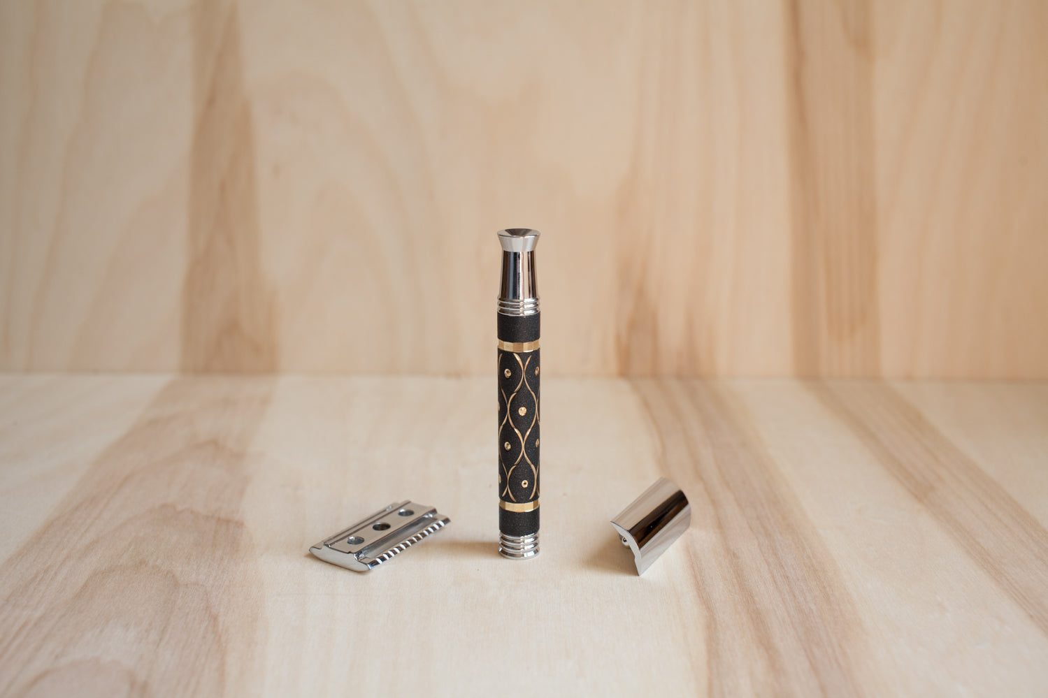 Butterfly Art Deco Grey and Gold Super Heavyweight Safety Razor