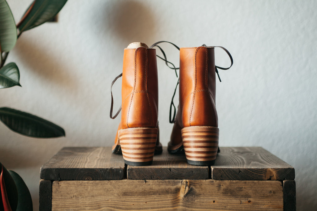 Red Wing Clara - Oro (Open Box size 7.5B)