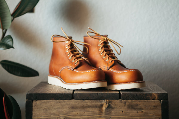 Red Wing Classic Moc - Oro Size 8.5 (Open Box)